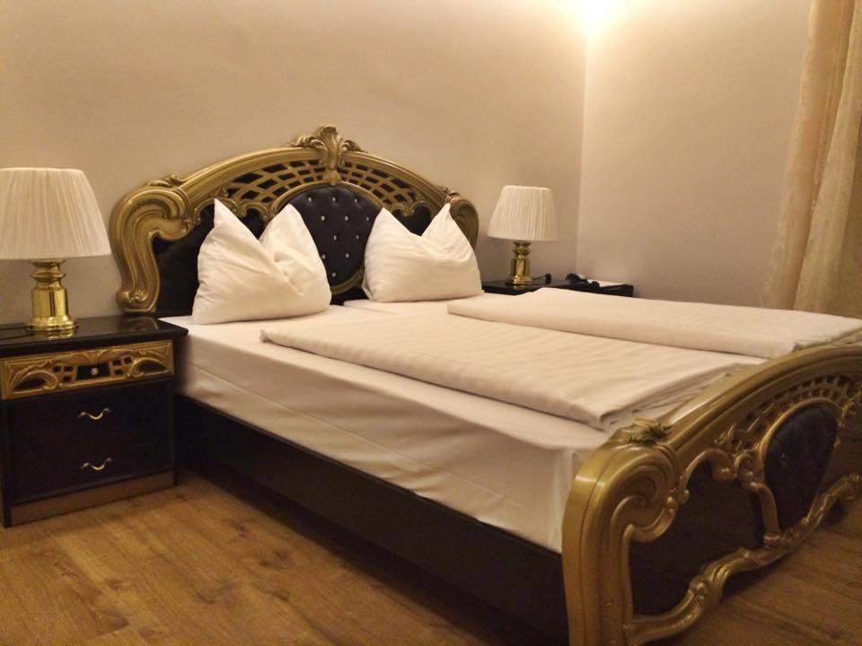 Stadthotel Restaurant Auerhahn Феклабрук Номер фото