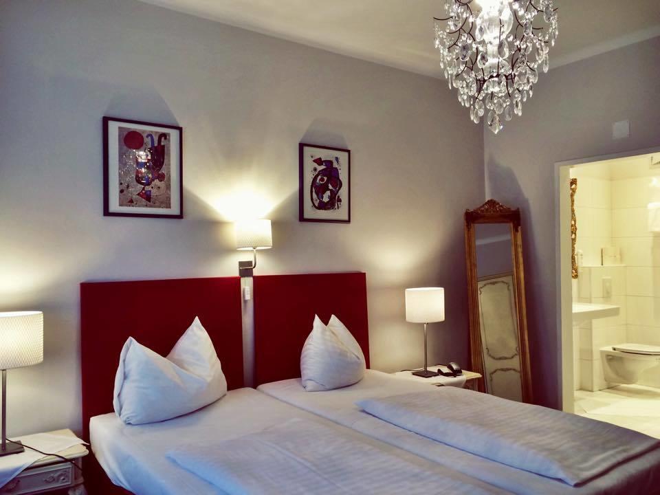 Stadthotel Restaurant Auerhahn Феклабрук Номер фото